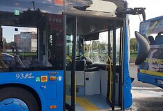 Klaipėdoje Taikos ir Baltijos prospektų sankryžoje susidūrė du autobusai.