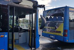 Klaipėdoje Taikos ir Baltijos prospektų sankryžoje susidūrė du autobusai.