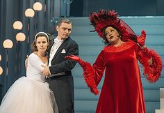 Lina Dambrauskaitė (Mari), Liudas Mikalauskas (Sulpicijus), Loreta Ramelienė (Markizė de Berkenfyld) – komiška opera „Pulko duktė“.