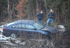 Nuo kelio nuriedėjo keturi automobiliai