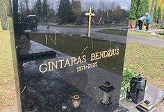 Gintaro Bendžiaus kapas