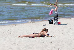 Penktadienį klaipėdiečiai leido pajūryje