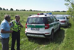 Vandalai Mickų kaime išvartė devynis avilius