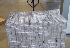 Kontrabandines baltarusi&scaron;kas cigaretes alyti&scaron;kiai slėpė tarp &scaron;viesą atspindinčių langų.