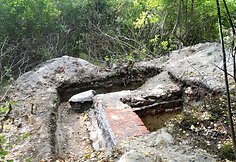 Atkasę anksčiau čia stovėjusį vie&scaron;butį archeologai aptiko įvairių radinių.