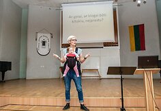 Sanna Karosas ir mažoji Iva