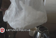 I&scaron;sinuomotose patalpose policijos pareigūnai aptiko didelius kvai&scaron;alų kiekius 
