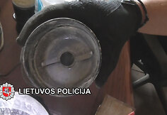 I&scaron;sinuomotose patalpose policijos pareigūnai aptiko didelius kvai&scaron;alų kiekius 