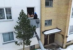 &Scaron;imto metų sulaukusią palangi&scaron;kę Adelę Čižauskienę originaliai pasveikino meras &Scaron;. Vaitkus.
