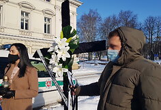 Smulkus verslas i&scaron;rei&scaron;kė protestą draudimui dirbti - ties rotu&scaron;e Klaipėdoje paliko juodą kryžių