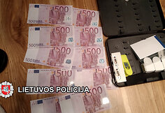 Pas įtariamąjį aptikti pinigai.