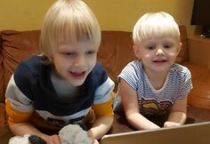 Mažojo Dominyko &scaron;eima svajoja apie operaciją JAV, kuri jų sūnui dovanotų kitokią gyvenimo kokybę.