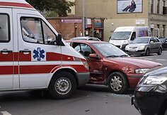 Greitoji susidūrė su lengvuoju automobiliu pačiame miesto centre.