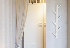 IKEA namai įgyvendinus pokyčius: miegamajame &ndash; jauki laisvalaikio erdvė