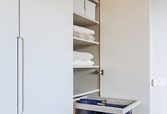 IKEA namai įgyvendinus pokyčius: miegamajame &ndash; jauki laisvalaikio erdvė