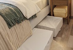 IKEA namai įgyvendinus pokyčius: miegamajame &ndash; jauki laisvalaikio erdvė