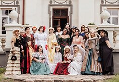 &bdquo;Tuk Tuk &Scaron;irdelė&ldquo; moteris vienija vaikų netektys, sunkios atžalų ligos. Savo patirtimis jos dalijasi fondo rengiamose stovyklose.