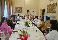 &bdquo;Tuk Tuk &Scaron;irdelė&ldquo; moteris vienija vaikų netektys, sunkios atžalų ligos. Savo patirtimis jos dalijasi fondo rengiamose stovyklose.