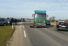 Netoli Dotnuvos avarijos metu susidūrė sunkvežimis ir „Audi“