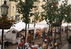 Nusidriekė apie 200 prekeivių.