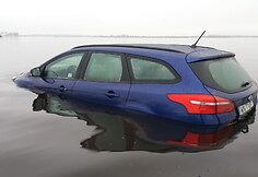 Lenkijoje automobilį i&scaron;sinuomojusios prancūzės kelionę baigė Rusnės potvynio vandenyse.