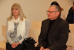Dukros, žento ir anūkės netekusi Nijolė Navickienė rūpinasi na&scaron;laite likusia anūke.