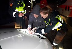 Jakų žiede į griovį nuvažiavo girtas vairuotojas be teisių