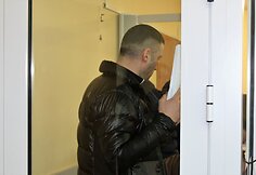 Į Klaipėdos apygardos teismą atvesdinti tadžikai.