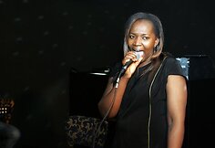 Dainininkė Diane Meyo