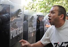 Nepajėgiantys susitvarkyti apsaugininkai į pagalbą i&scaron;kvietė policiją.
