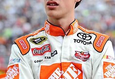 Lenktynininkas Joey Logano per stebuklą liko gyvas