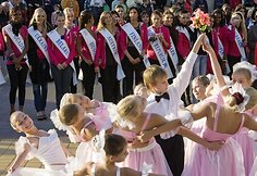 &bdquo;Miss Intercontinental 2009&ldquo; karūna papuo&scaron;ė venesuelietės galvą 