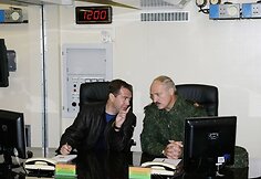 Medvedevas drauge su Lukašenka stebės karinių mokymų baigiamąjį etapą