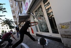 Turkijoje demonstrantai protestavo prieš TVF susitikimą