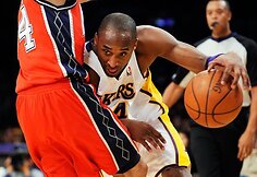 Los Andželo „Lakers“ nepasigailėjo autsaiderių