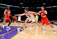 Los Andželo „Lakers“ nepasigailėjo autsaiderių