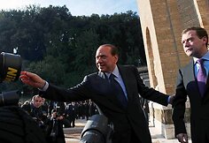 S.Berlusconi ir D.Medvedevas