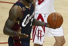 &bdquo;Rockets&ldquo; ir &bdquo;Cavaliers&ldquo; rungtynių akimirkos