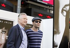 Jon Voight ir James Haven