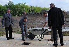 Simbolinės kapsulės įkasimo ceremonija