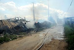 Kinijos ugniagesiai su gaisru kovojo visą parą