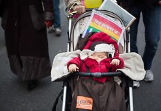 Homoseksualų santuokų rėmėjai išėjo į Paryžiaus gatves