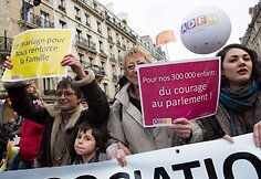 Homoseksualų santuokų rėmėjai išėjo į Paryžiaus gatves