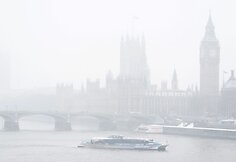 Didžiojoje Britanijoje gausus sniegas sutrikdė gyvenimą