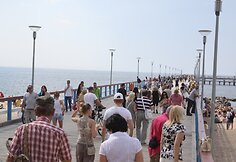 Poilsiautojai mėgaujasi vasariška kaitra