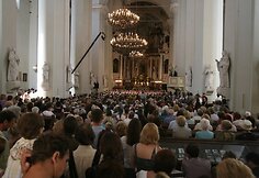 Koncerto „Skambėkite, kanklės“ metu Šv.Jonų bažnyčia buvo sausakimša.