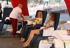 Pirmadienį Vilniuje, V.Kudirkos aikštėje, Nacionalinis kraujo centras surengė Neatlygintinos kraujo donorystės akciją