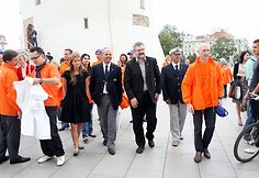 Vilniaus arkikatedroje pa&scaron;ventinta jachtos "Gold of Lithuania" vėliava.