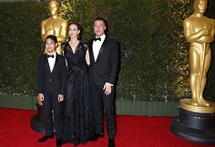 Angelina Jolie, Bradas Pittas ir jų sūnus Maddoxas