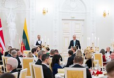 Lietuvos pirmosios poros valstybinė vakarienė Danijos Karaliaus ir Karalienės garbei